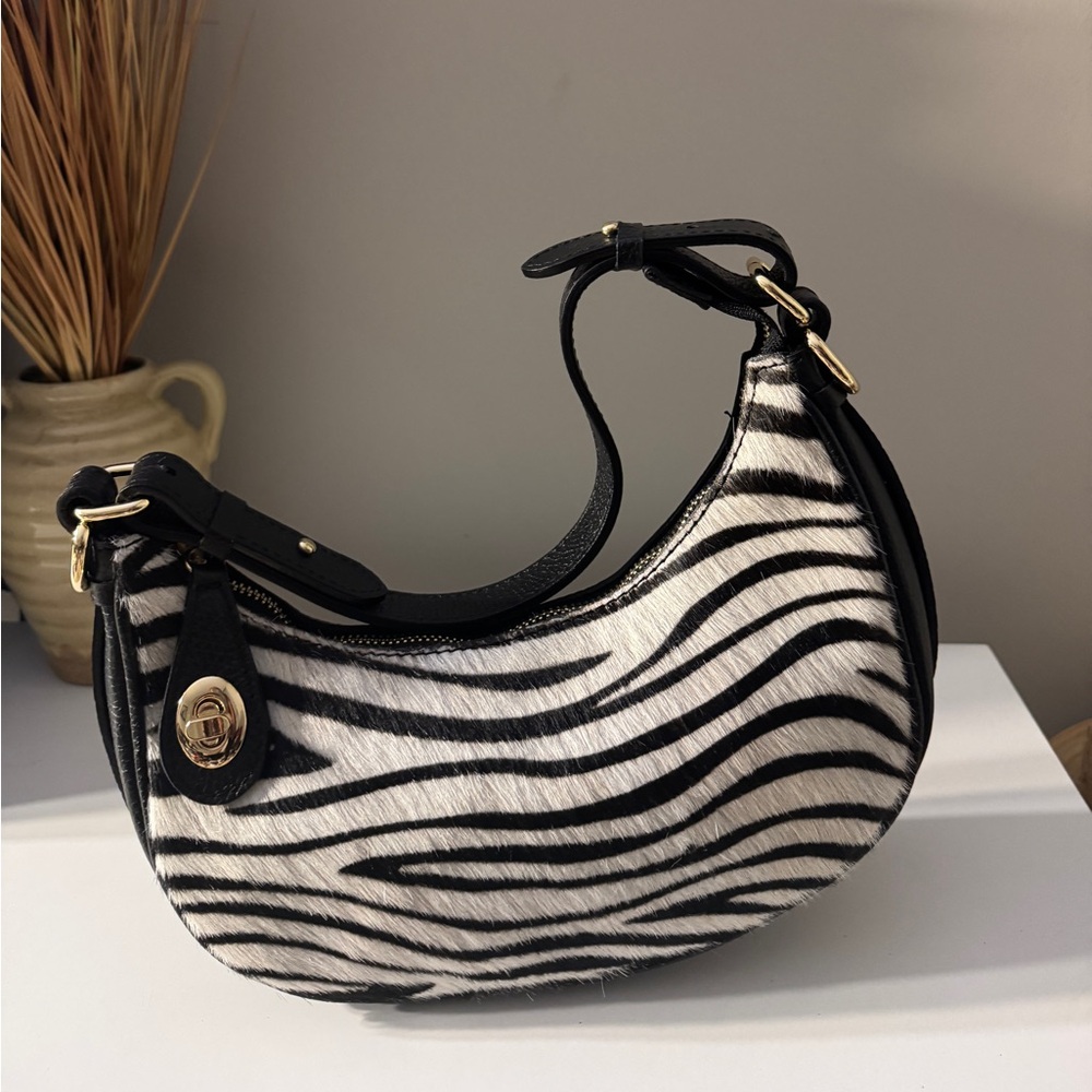 Shoulder bag with belt